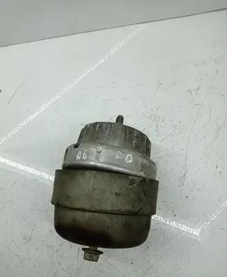 Audi A6 S6 C6 4F Engine mount bracket 4F0199382