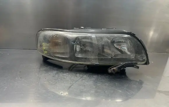 Volvo V70 Headlight/headlamp 8620687 89004806