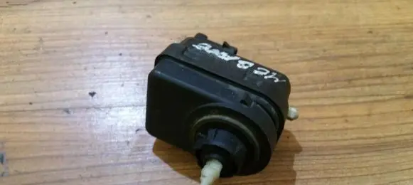 Headlight level adjustment motor