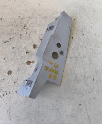 Renault Trafic III (X82) Fender mounting bracket 93857350 8200496782