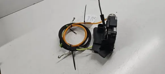 Audi A4 S4 B5 8D Rear door lock 8D0839015A