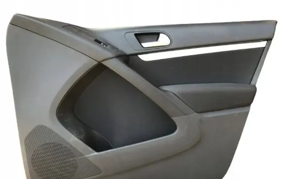 Volkswagen Tiguan Front door card panel trim 5N0867012B