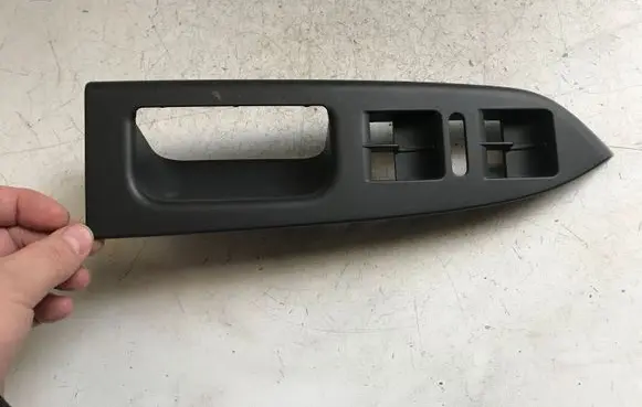 Volkswagen Touran II Front door window switch trim 1T2867372E