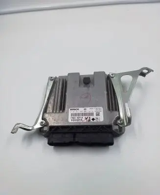 Toyota Auris 150 Engine control unit/module 8966102Y10 1039S39969 0281017097