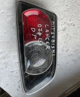 Mitsubishi Lancer VIII Tailgate rear/tail lights