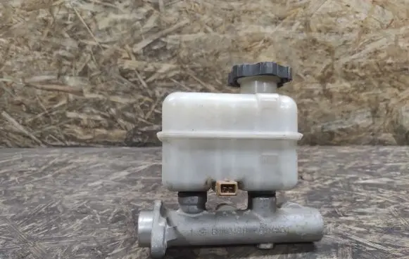 SsangYong Actyon Master brake cylinder BM111048B