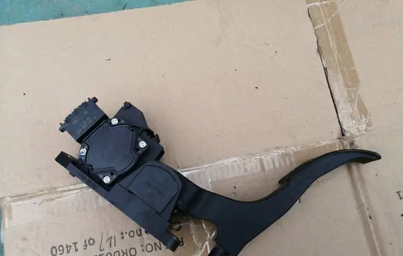 Skoda Fabia Mk1 (6Y) Accelerator throttle pedal 0280752215 390402053YB3 6Q1721503E