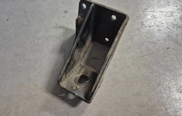 Nissan Patrol Y61 Engine mounting bracket