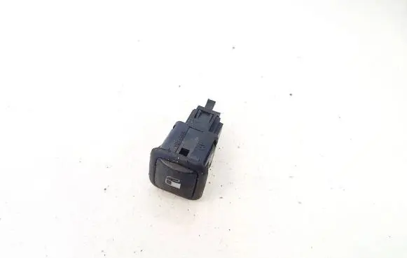 Volkswagen Golf IV Fuel tank opening switch 03000313