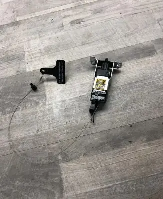 Fuel tank cap lock
