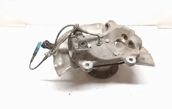 BMW 5 E60 E61 Front wheel hub spindle knuckle 6760953