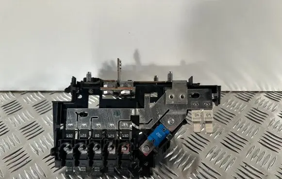 Mercedes-Benz C W205 Fuse module