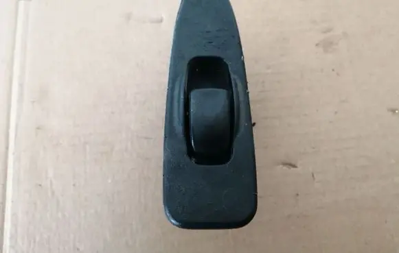 Mitsubishi Carisma Electric window control switch MR792851
