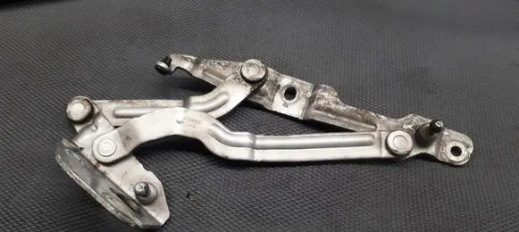 Audi A4 S4 B5 8D Tailgate hinge 8d5827301c