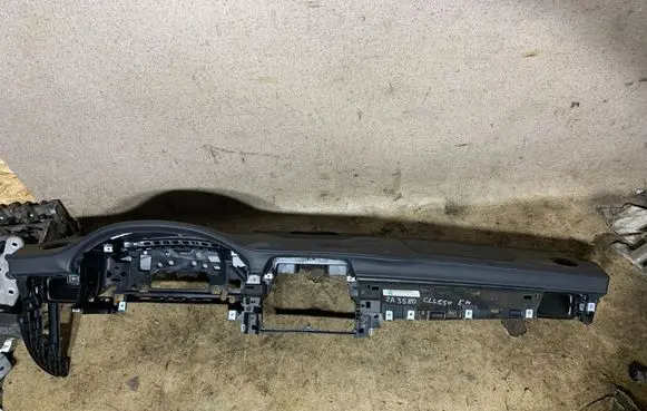 Mercedes-Benz CLS C218 X218 Dashboard 