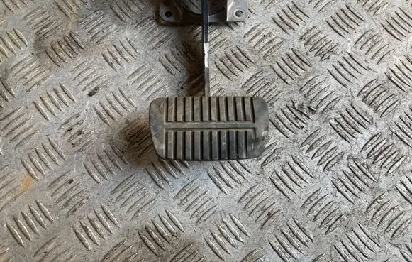 Subaru Outback Accelerator throttle pedal