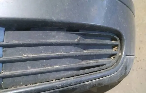 Front bumper lower grill
