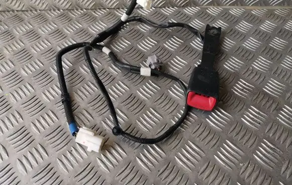Lexus GS 300 350 430 450H Front seatbelt buckle E034501 B480
