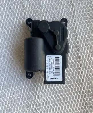 Skoda Octavia Mk2 (1Z) Air flap motor/actuator 5Q0907511A