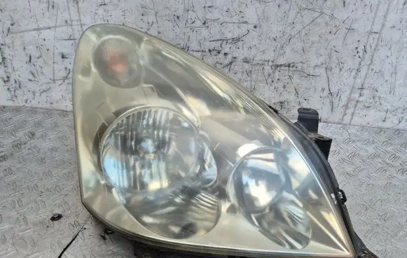Toyota Corolla Verso AR10 Headlight/headlamp 3124 0F03