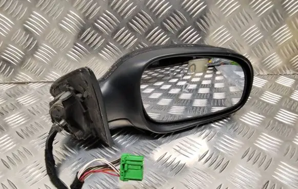 Volvo V70 Front door electric wing mirror E11015463 E11025463