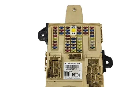 Hyundai Santa Fe Fuse module 919502W530