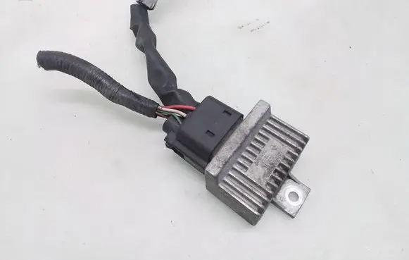 Nissan Note (E11) Glow plug pre-heat relay 7700115078