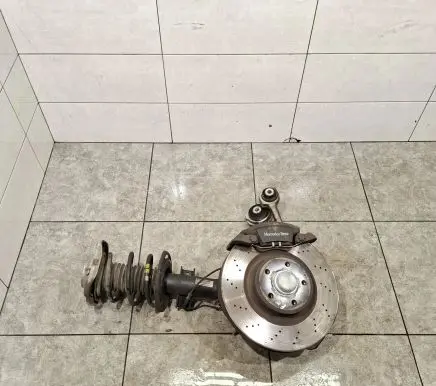 Mercedes-Benz SLK R172 Front wheel hub spindle knuckle A1723200630 A1723205813