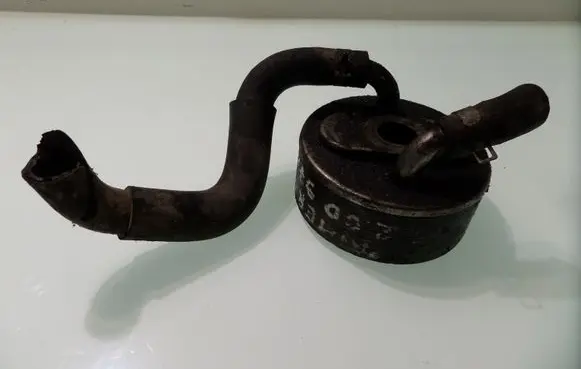Nissan Primera Oil filter mounting bracket