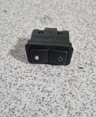 BMW 7 E38 Electric window control switch 8368974