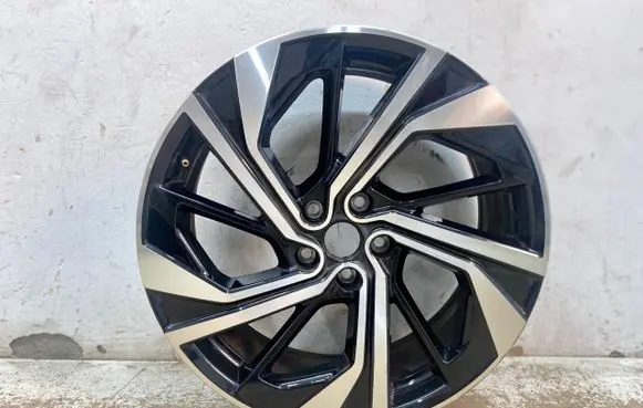 Nissan Qashqai J12 R20 alloy rim 