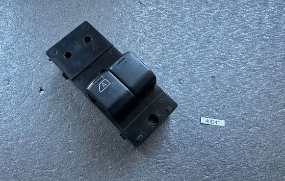 Nissan Navara Other switches/knobs/shifts 25401EB30D