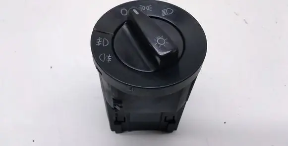Volkswagen Golf IV Light switch 1C0941531A