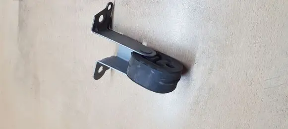 Muffler mount bracket/holder