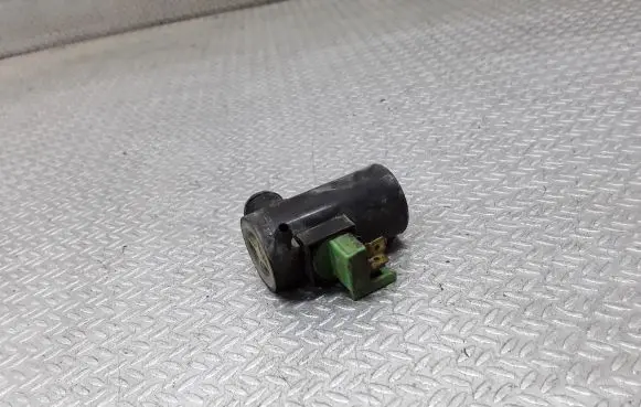 Subaru Forester SF Windscreen/windshield washer pump