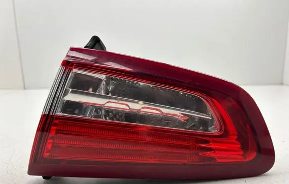 Citroen DS5 Tailgate rear/tail lights 9803167980 B81C0FFRE B81C0FF