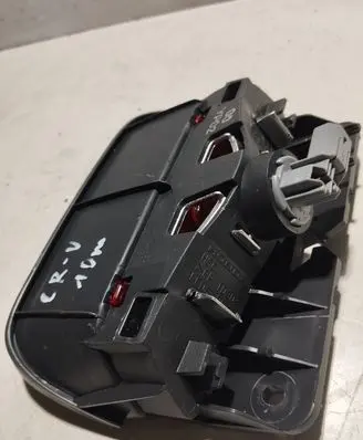 Honda CR-V Third/center stoplight P6939