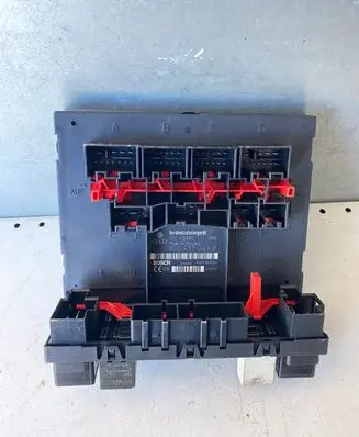 Volkswagen PASSAT B6 Comfort/convenience module 3C0937049E F005V00526