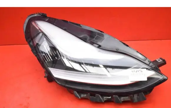 Tesla Model 3 Headlight/headlamp 1077376-30-B