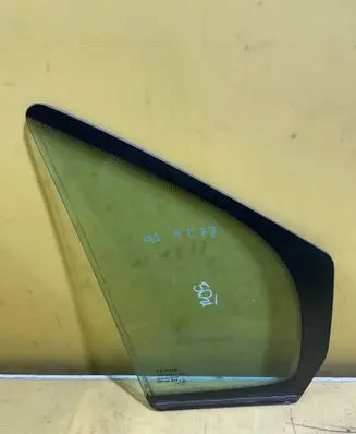 Renault Modus Front door window glass four-door E143R-001582