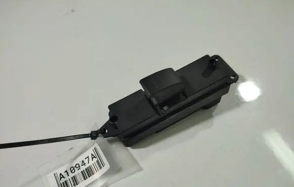 Mazda 3 I Electric window control switch 03123101