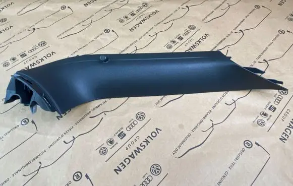 Volkswagen Tiguan Tailgate/trunk side cover trim 5N0867703B