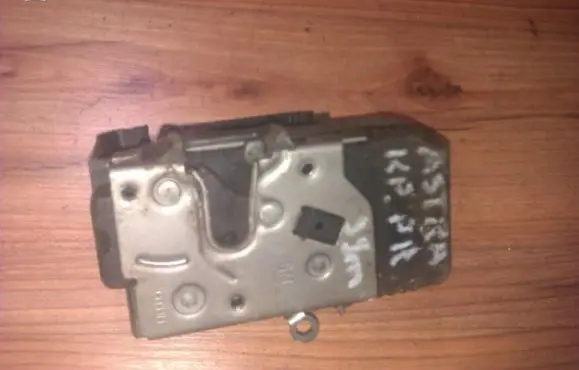 Opel Astra G Front door lock 24444017ez