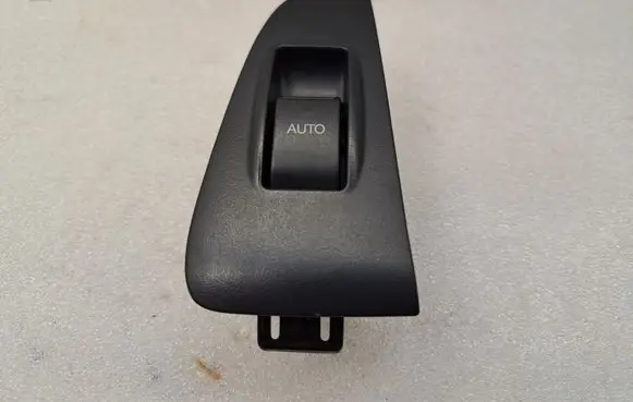 Toyota Avensis T250 Quarter vent window switch 8481005050 7427105020