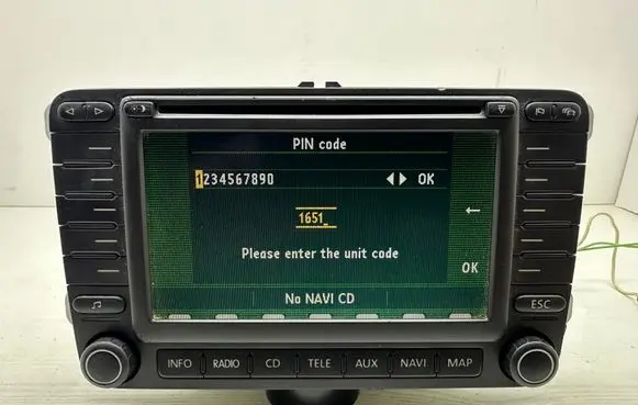 Skoda Octavia Mk2 (1Z) Radio/CD/DVD/GPS head unit 1Z0035194 7612002031 SKZ1Z7D4510751