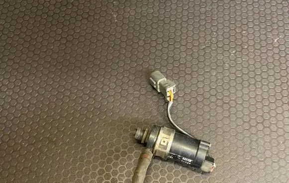 Honda CR-V Headlight washer pump 22613
