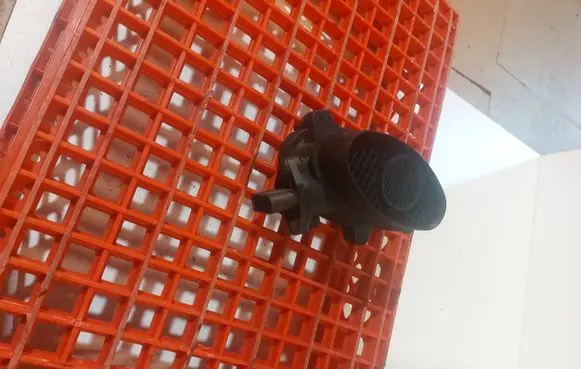 BMW 7 E38 Mass air flow meter 0928400527