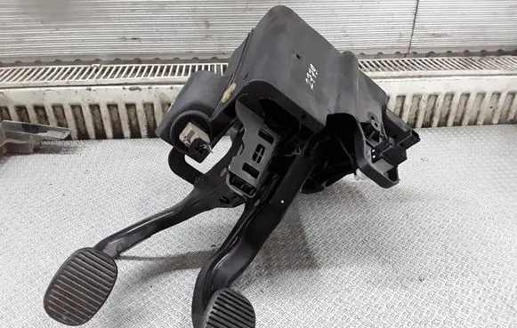 Fiat Stilo Pedal assembly 