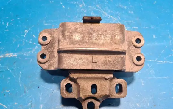 Volkswagen Touran I Engine mount vacuum valve 1K0199556