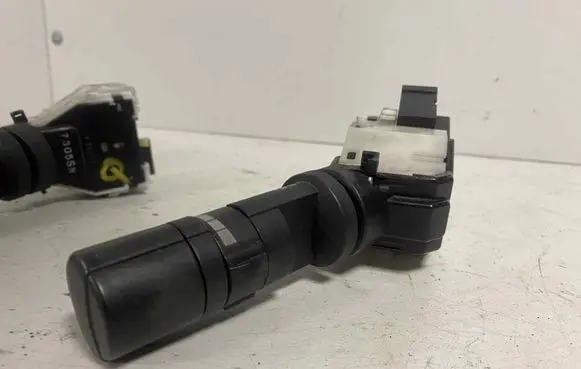 Nissan Qashqai Wiper control stalk 7323SD